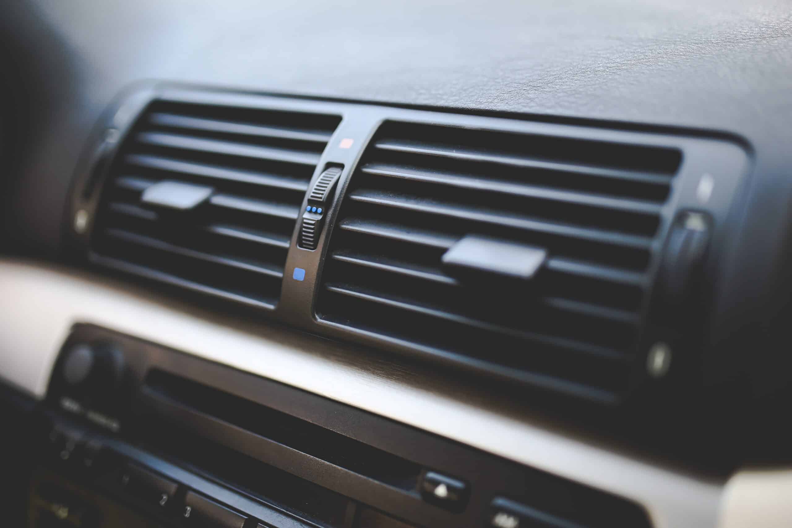 Recargar el aire acondicionado del coche: cómo, cuándo y dónde