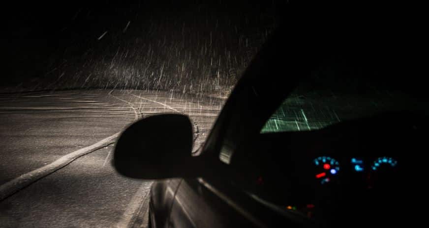 Mi coche no arranca, pero se encienden las luces. ¿Qué le pasa?