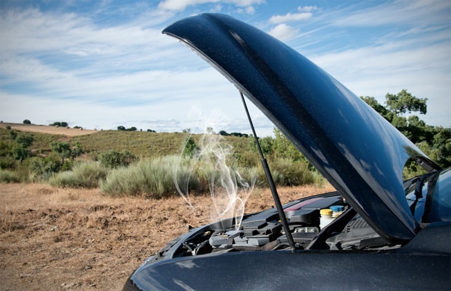 El coche se calienta, ¿qué le pasa?