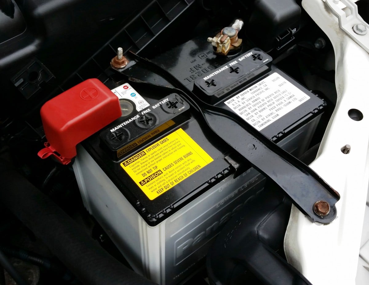 Cómo comprobar el estado de la batería del coche