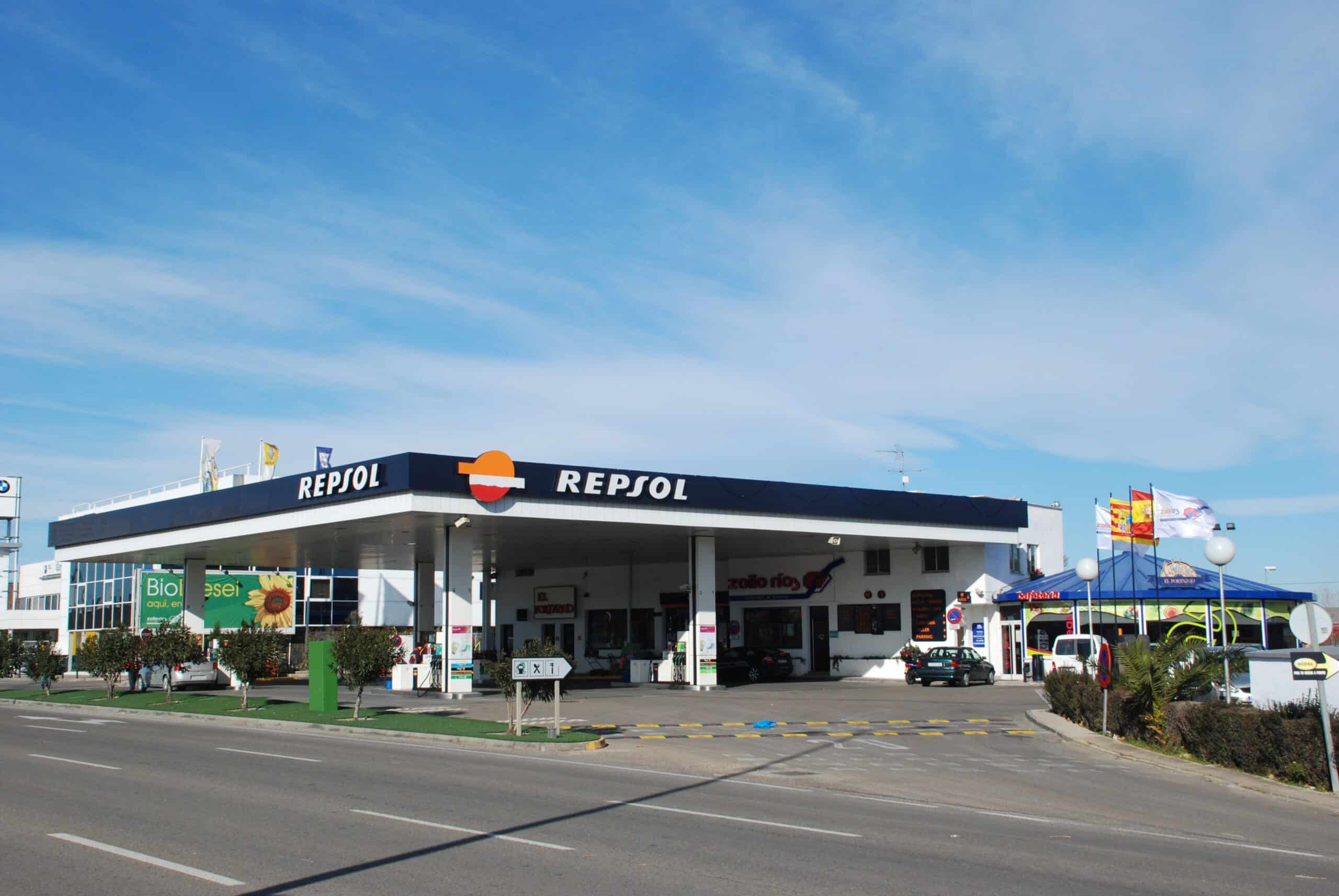 Servicios de una gasolinera o área de servicio: mucho más que llenar el depósito
