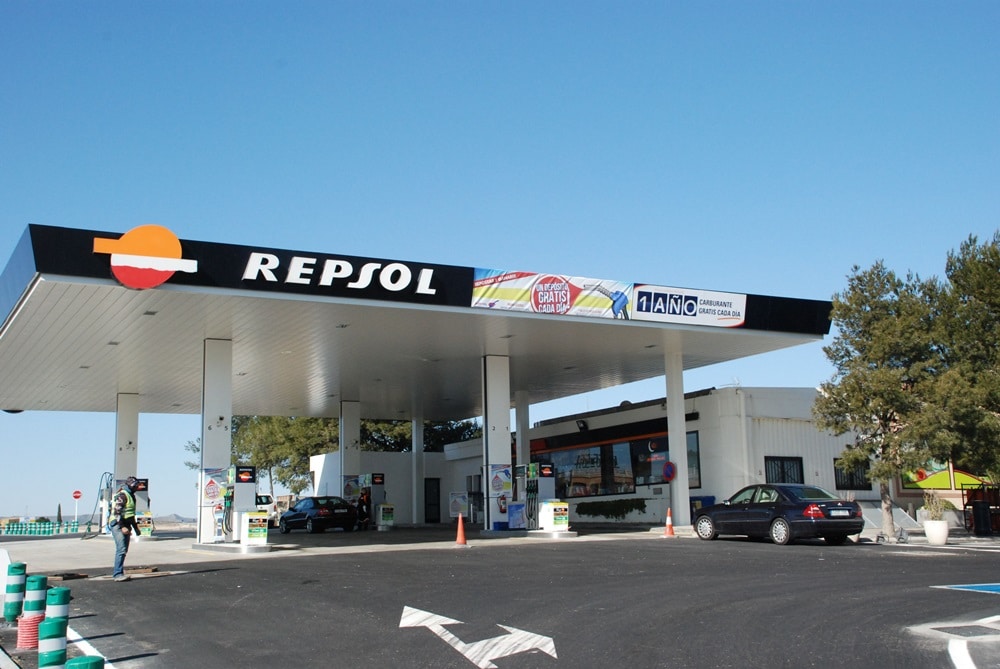 Gasolineras 24 horas. Servicio de 24 horas de carburante asistido y tienda en Zaragoza
