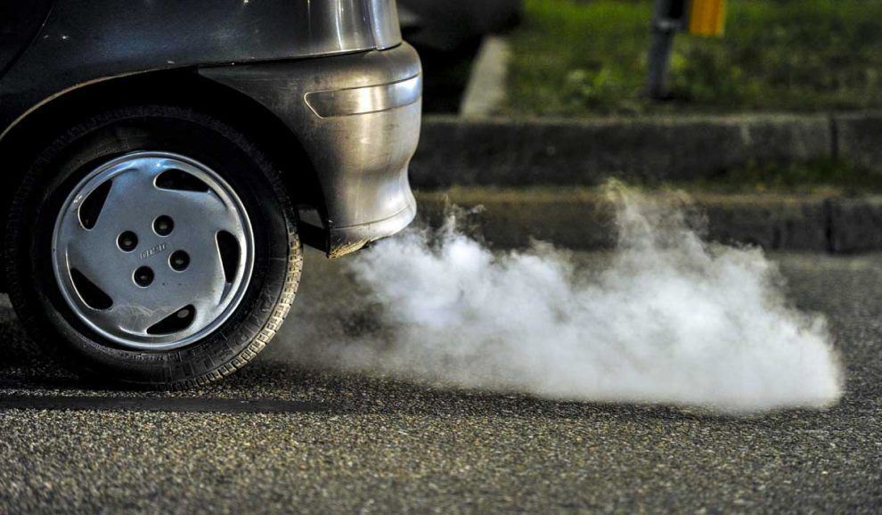 Humo blanco en diésel, ¿qué le pasa a mi vehículo?