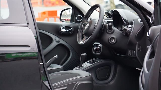 ¿Cada cuánto hay que cambiar el líquido de frenos del coche?