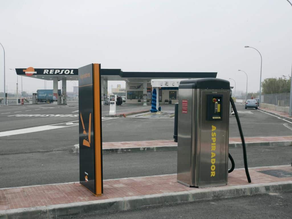 Cómo limpiar alfombrillas del coche. Mantén tu coche limpio