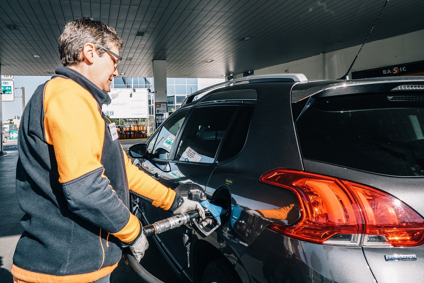 ¿Cuántos litros de gasolina se gasta por kilómetro recorrido?